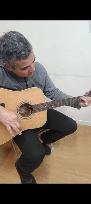 Aulas de Guitarra Acústica / Elétrica