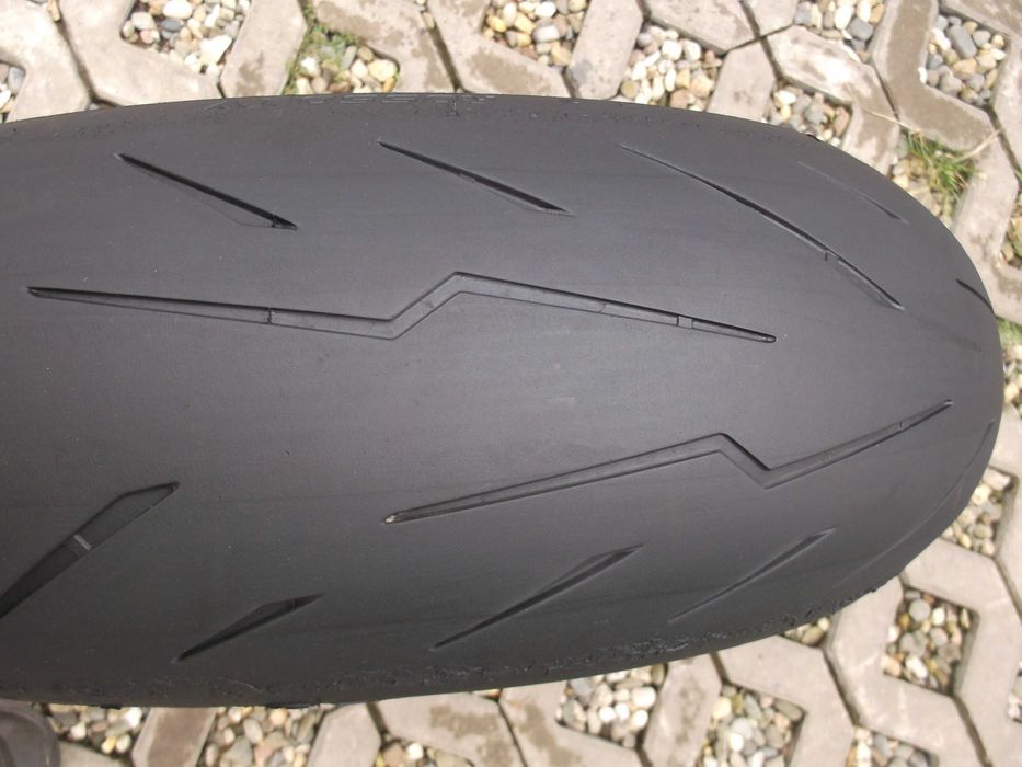 opona 190/55ZR17 Pirelli Diablo Rosso 4 dot1621 2,3mm tor r1 IV