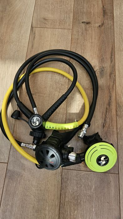 Tecline R5 TEC1 automat nurkowy z octopusem i manometrem.