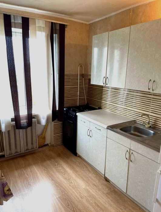 Продам 1-к квартиру Голосеєвський р-н  вул. Виставкова 12,  метро 16 хв пішки