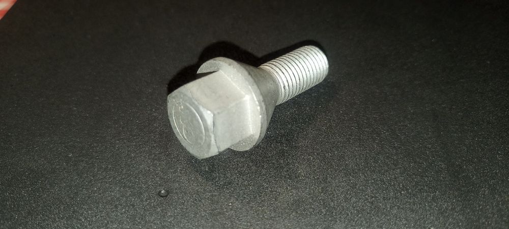 Болты колесные М12, М14