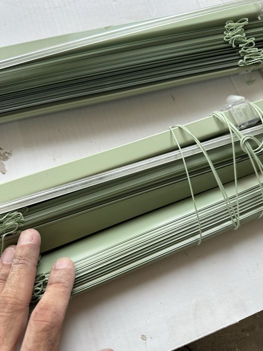 Żaluzje aluminiowe wewnętrzne 2szt kompletne