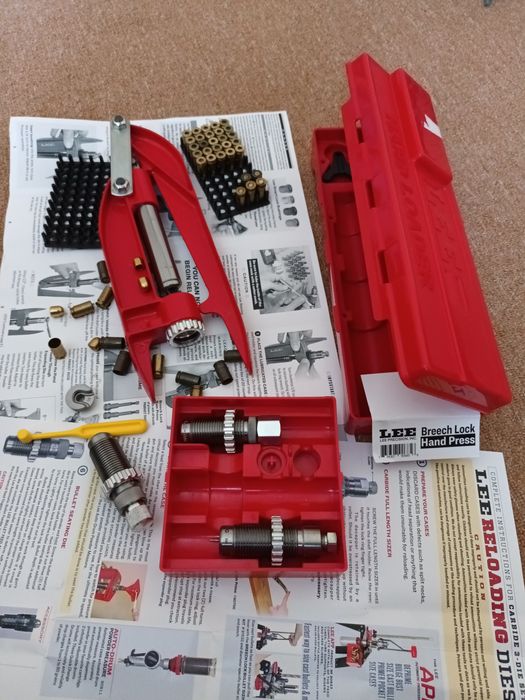 Матрицы для релоадинга 9мм + пресс переносной