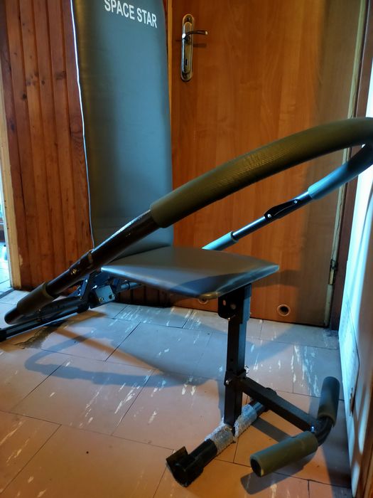 Ławeczka SpaceStar do ćwiczeń mięśni brzucha