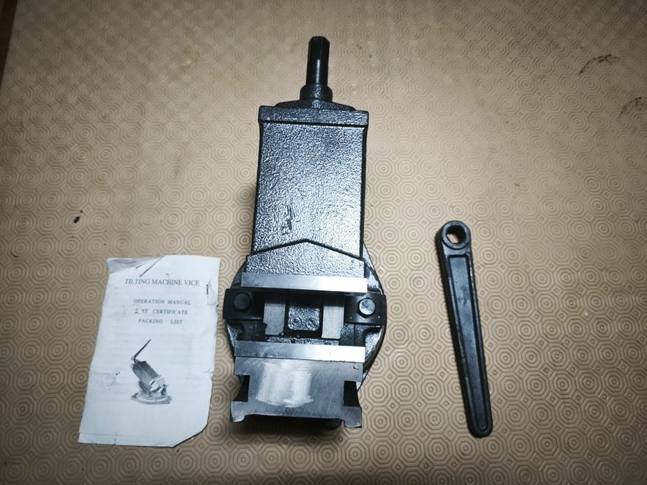 Torno morsa bancada inclinavel 2 eixos 100mm