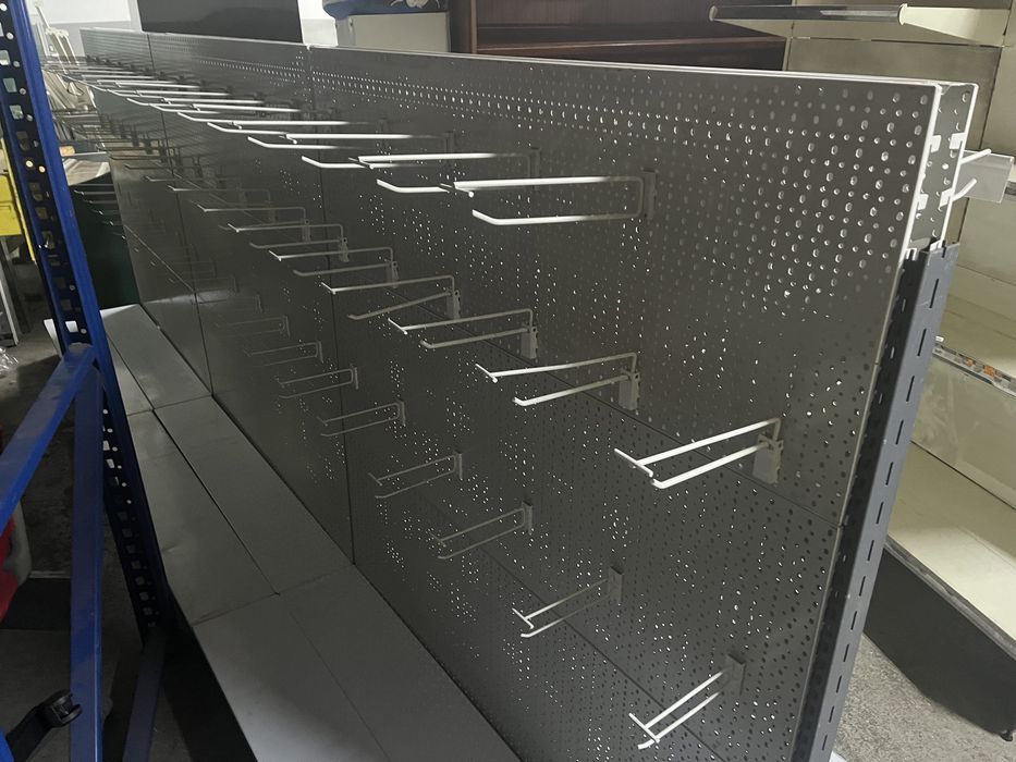 Estante com 108 ganchos dupla composta por 3 modulos total 4.01mt