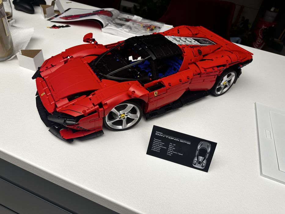 LEGO Technic Ferrari Daytona SP3 42143 / ORYGINAŁ / IDEAŁ