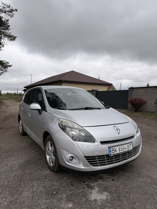 Продам Renault Scenic 2010