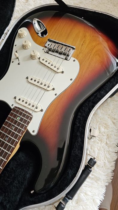 Fender Stratocaster Deluxe 2001