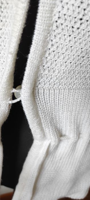 Damski biały sweter kardigan blezer jesien