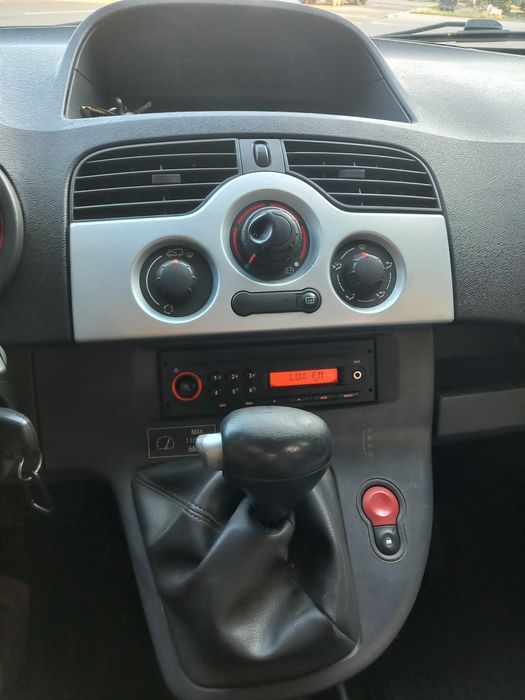 Продам Renault kango ZE 2012
