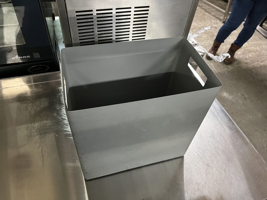 Balde do lixo em chapa para escritório , etc