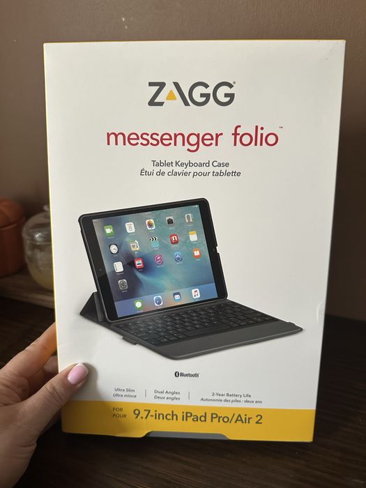 Чохол клавіатура для iPad Pro ZAGG