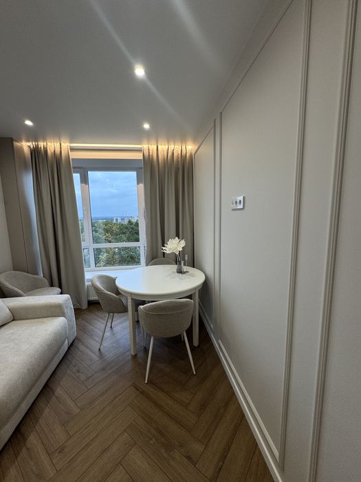 Центр міста! Дизайнерська видова євро2к з максимальною комплектацією