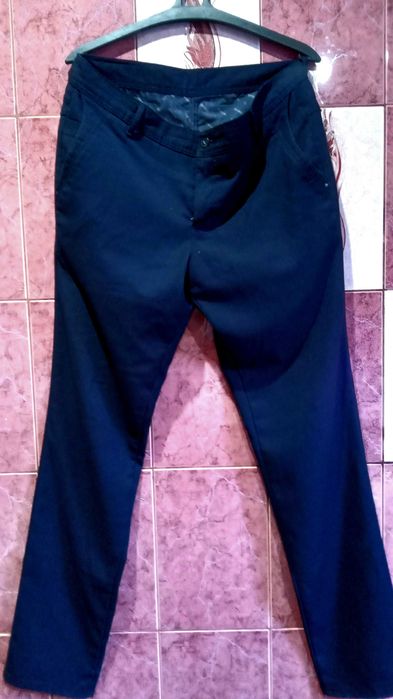 Брюки чоловічі прямі не широкі