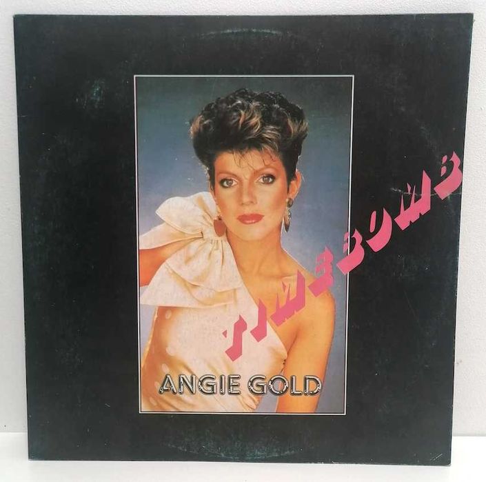 Angie Gold – Timebomb