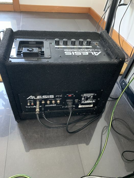 Bateria Alesis turbo Mesh kit + Aplificador Alesis activedrummer