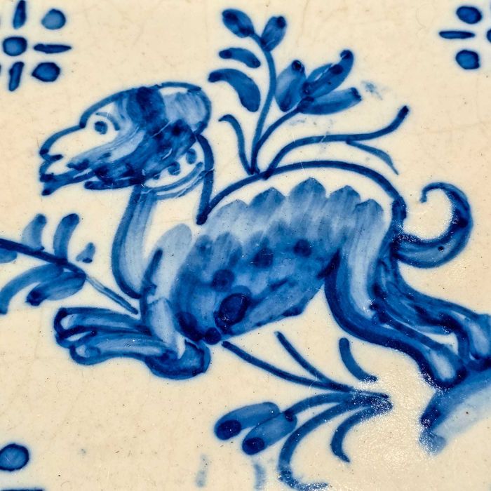 Azulejo Português Lamego com Moldura Madeira – Motivo Tradicional Azul