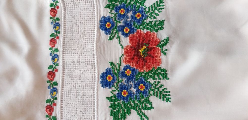 Продам блузку женскую