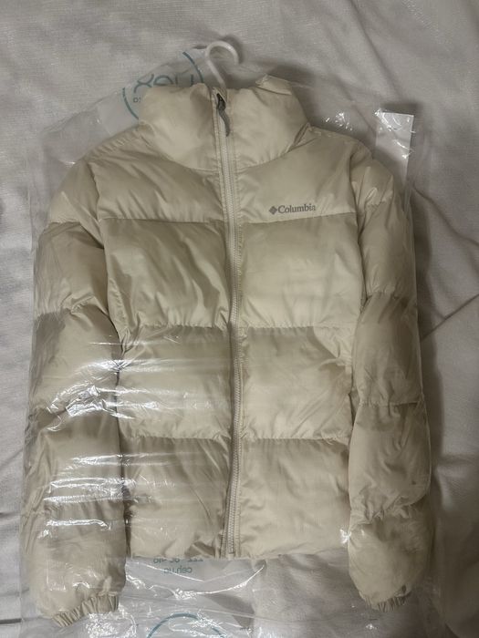 Пуховик жіночий Colambia М (молочний)