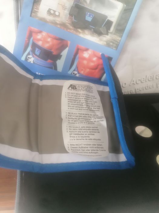 Aparelho eletrónico para fortalecer os abdominais