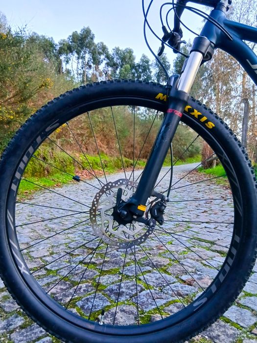 Bicicleta Specialized 29" BTT (negociável)