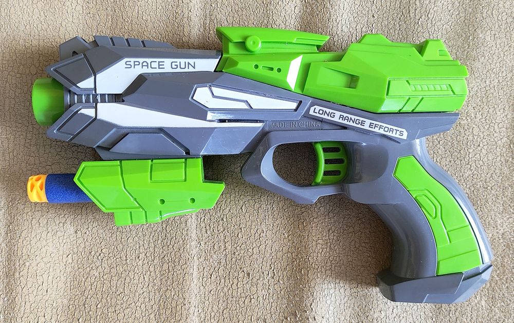 Бластер пистолет помповий Nerf