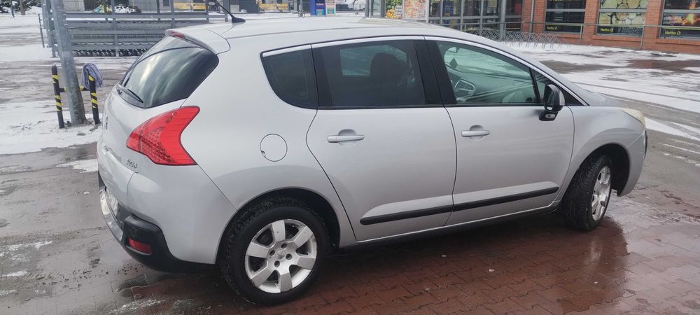Peugeot 3008 godny polecenia.