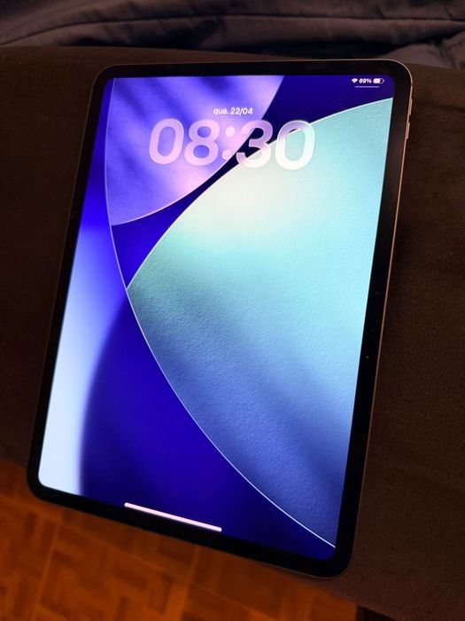 iPad Pro M5 (Wi-Fi + Cellular) — Estado Impecável (Como Novo)