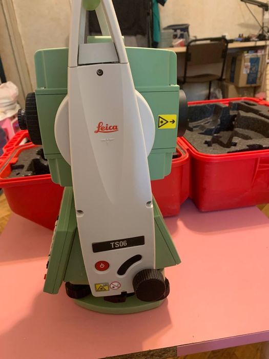 професійний геодезичний комплект Leica