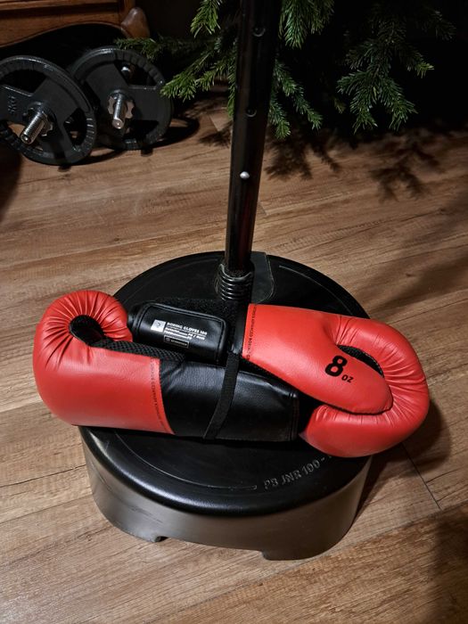 Zestaw Gruszka bokserska rękawice bokserskie dla dziecka Decathlon