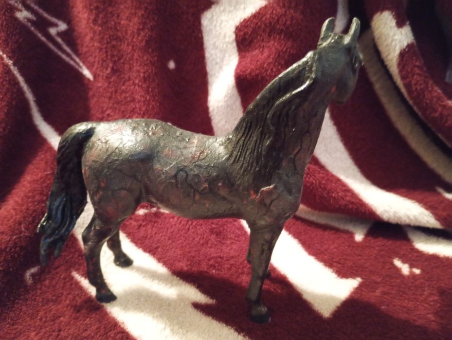 Konik Collecta w stanie body