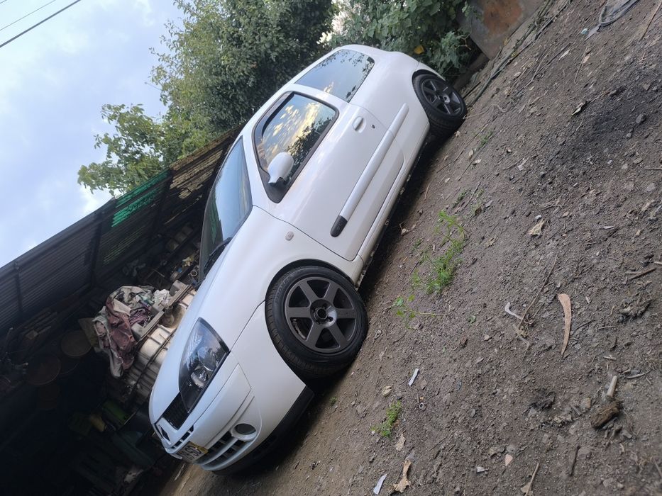 Renalt Clio II Comercial