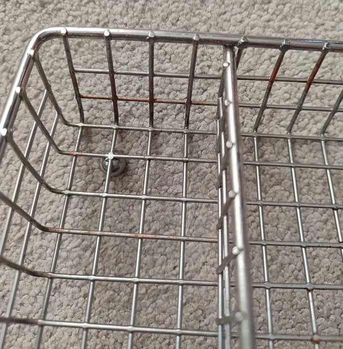 Metalowy organizer na sztoćce