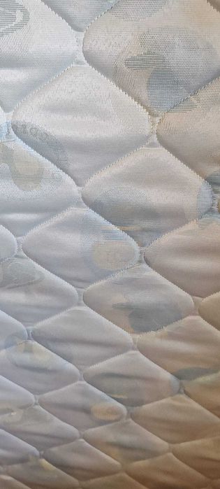 Berço em madeira maciça