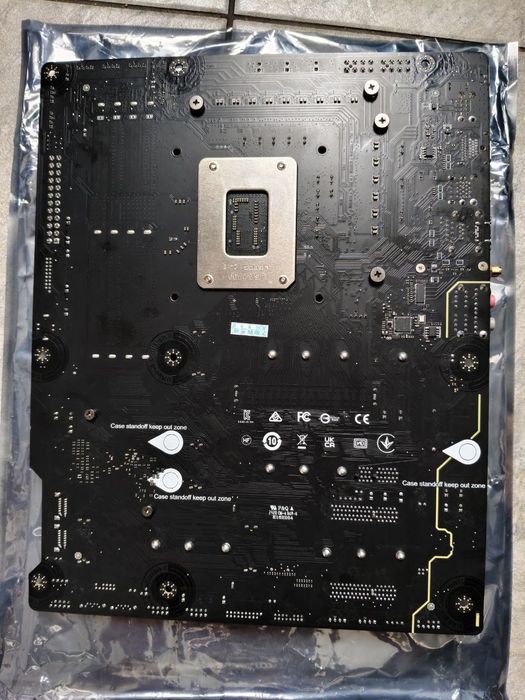 Продам комплект i5 14600kf + материнская плата MSI Pro Z790-P Wi-Fi