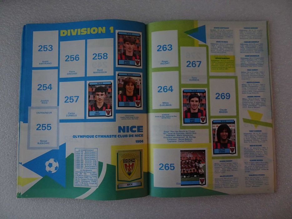 Caderneta de cromos de futebol Football 88 Panini (tem 202 cromos)