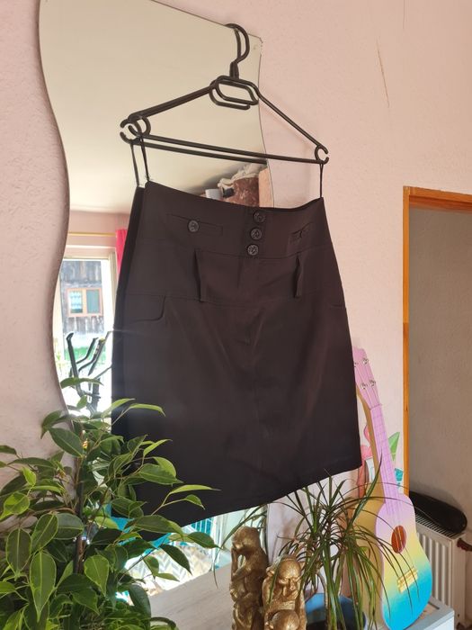 Spódniczka galowa z wyższym stanem
