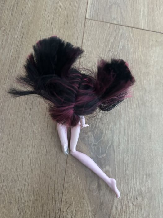 Draculaura (Дракулаура)Monster High від компанії Mattel.