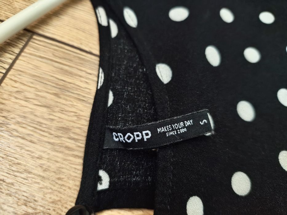 Czarna w kropki sukienka r.S