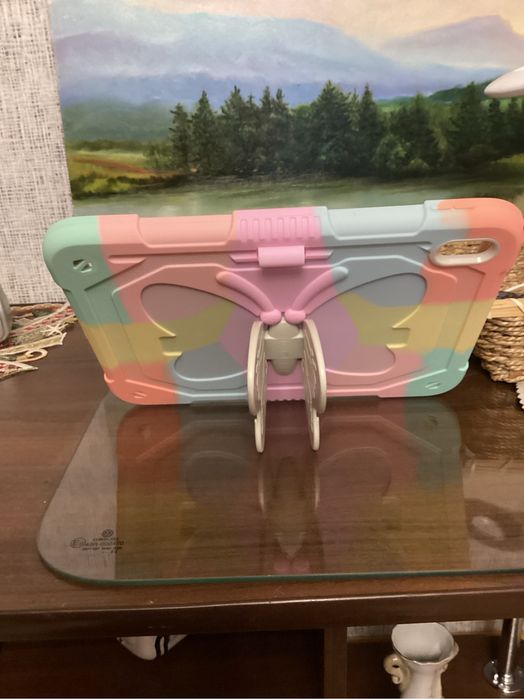 Продаются два чехла на айпад 10,9 и 10,2 дюйма