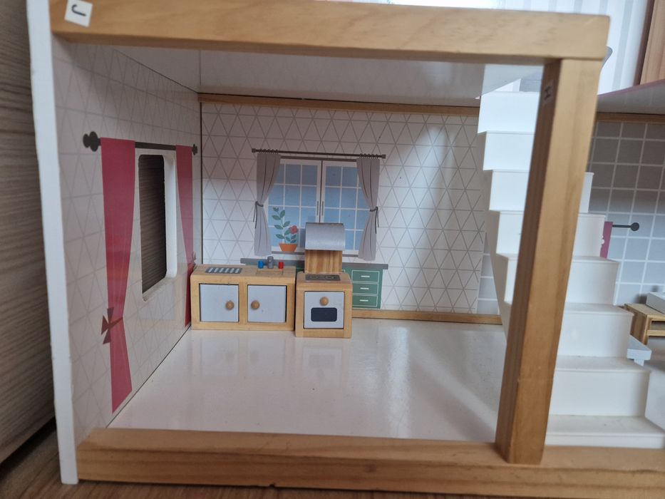 Duży domek dla lalek