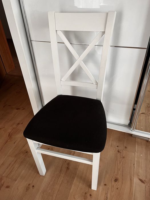 Krzesło białe do toaletki