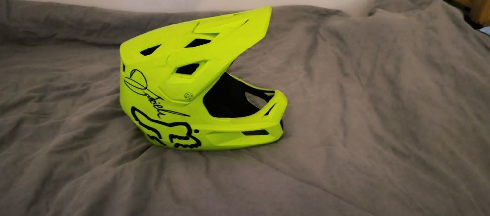 Full face z autografem Dawida Godzka