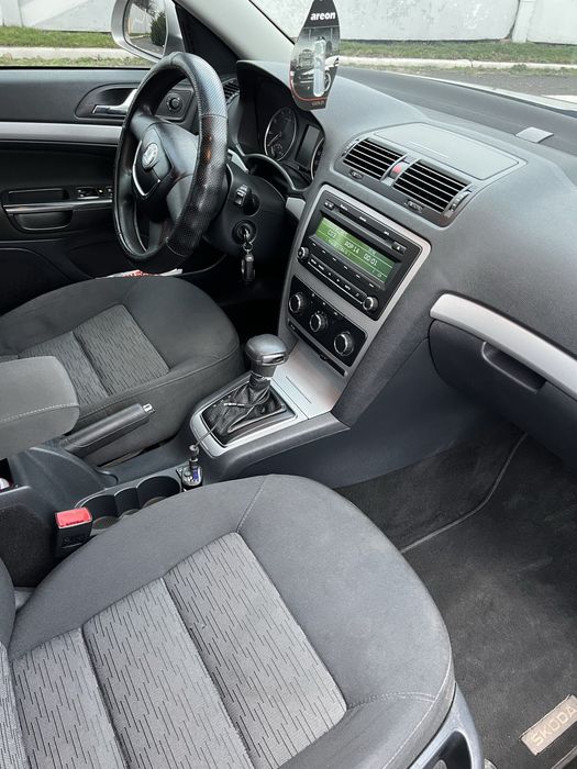 Продам шкоду,возможен торг,если не отвечаю на звонки пишите Вацап,Вайбер