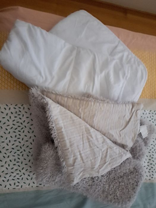 Berço  ikea com lençóis