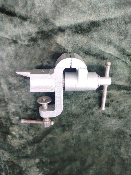 Тиски настольные мини.