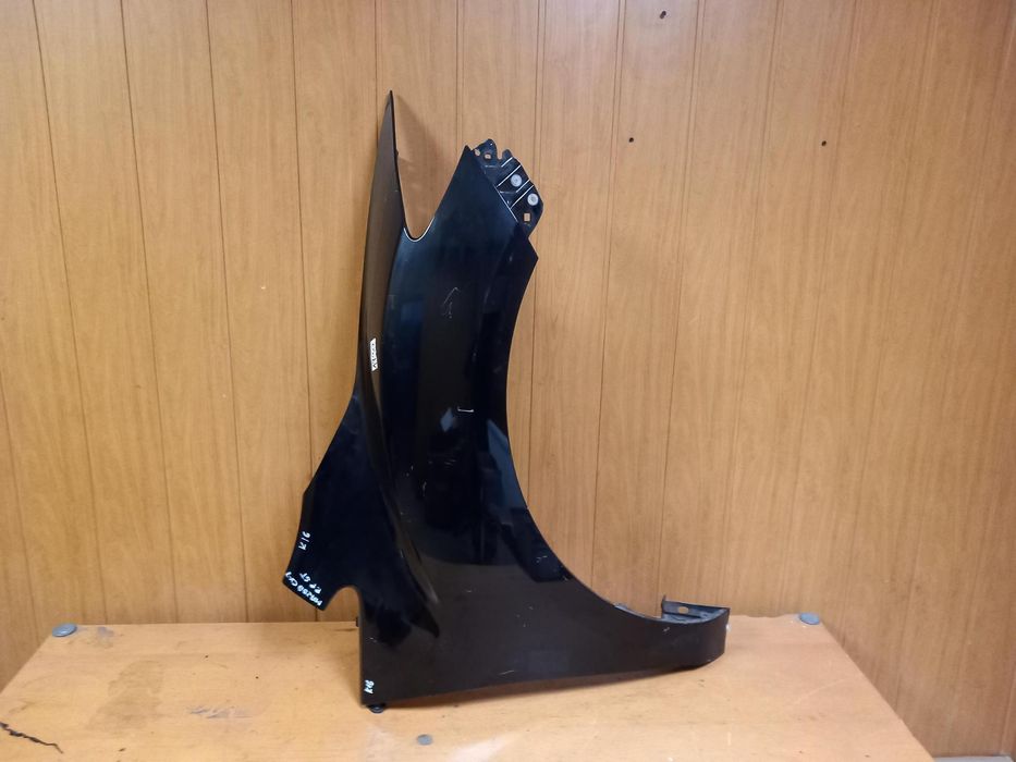 Błotnik prawy przód mazda cx-7 06-12