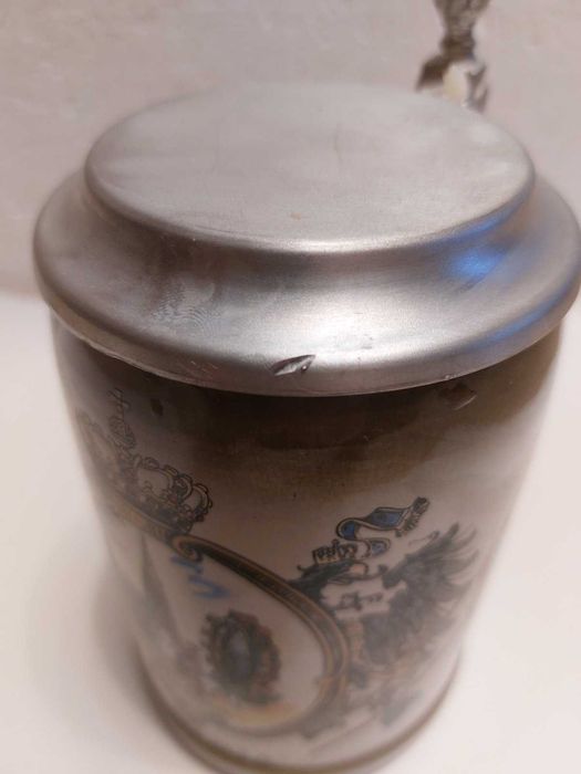 Пивная кружка King Beer Stein Austria с крышкой.