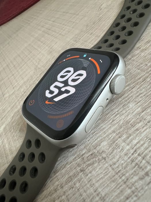 Apple Watch SE 44mm